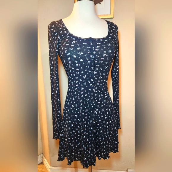 H&M‎ Divided Ribbed Knit Black Floral Mini Dress Size XS - Picture 1 of 6